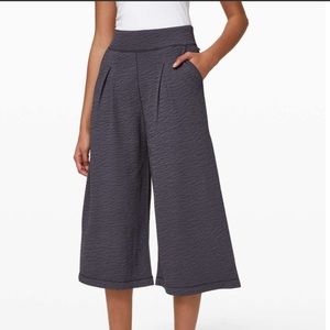 lululemon can you feel the pleat crop black 6